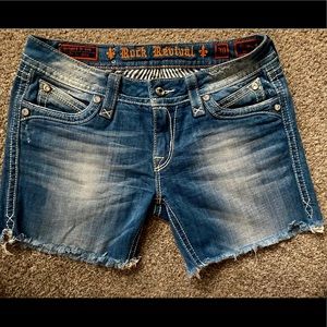 Rock Revival Elaina Short Size 30